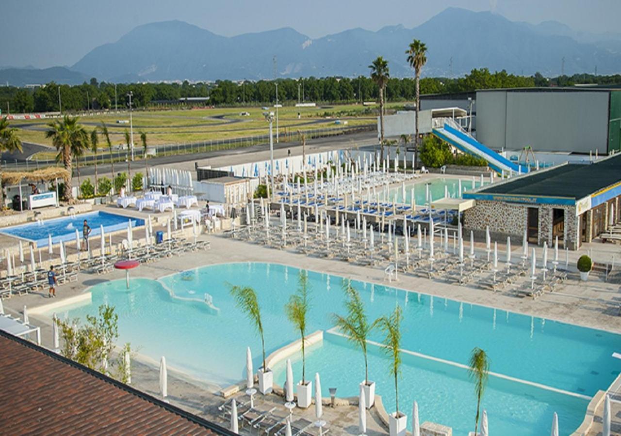Hotel Saturday Palma Campania Exterior foto